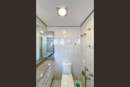 Apartamento para alugar com 107m², 3 quartos e 2 vagas Apartamento para alugar com 107m², 3 quartos e 2 vagasBanheiro da Suíte