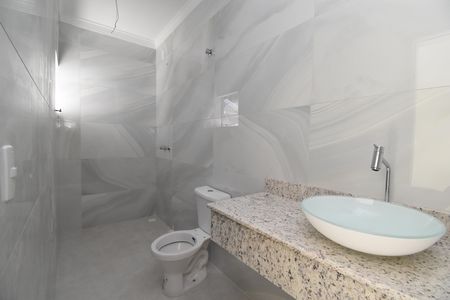 Casa à venda com 110m², 3 quartos e 2 vagasBanheiro da Suíte