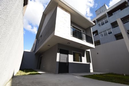 Casa à venda com 110m², 3 quartos e 2 vagasÁrea externa