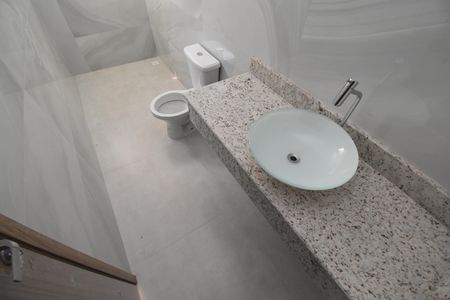Casa à venda com 110m², 3 quartos e 2 vagasBanheiro da Suíte