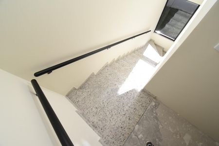 Casa à venda com 110m², 3 quartos e 2 vagasEscadas