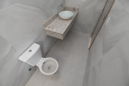 Casa à venda com 110m², 3 quartos e 2 vagasBanheiro da Suíte