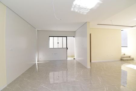 Casa à venda com 110m², 3 quartos e 2 vagasSala/Cozinha