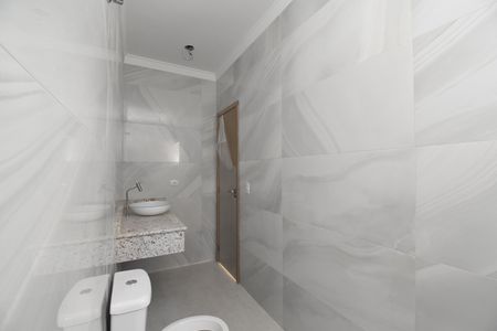 Casa à venda com 110m², 3 quartos e 2 vagasBanheiro da Suíte