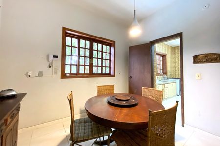 Casa à venda com 529m², 4 quartos e 5 vagasCopa
