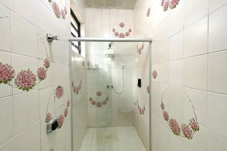 Casa à venda com 529m², 4 quartos e 5 vagasBanheiro da Suíte 1