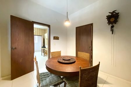 Casa à venda com 529m², 4 quartos e 5 vagasCopa
