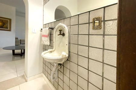 Casa à venda com 529m², 4 quartos e 5 vagasLavabo