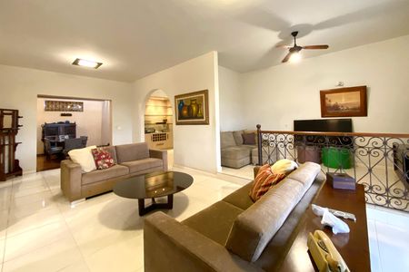Casa à venda com 529m², 4 quartos e 5 vagasSala