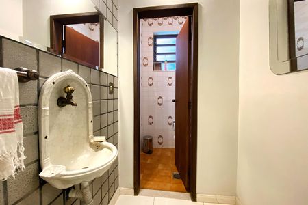 Casa à venda com 529m², 4 quartos e 5 vagasLavabo