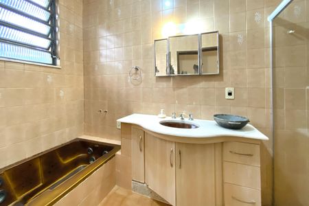 Casa à venda com 529m², 4 quartos e 5 vagasBanheiro