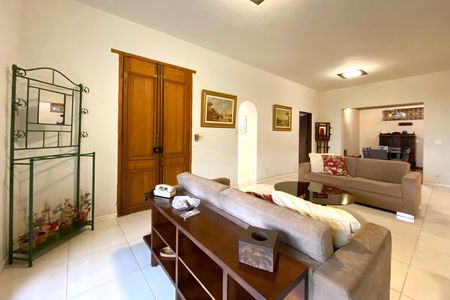 Casa à venda com 529m², 4 quartos e 5 vagasSala