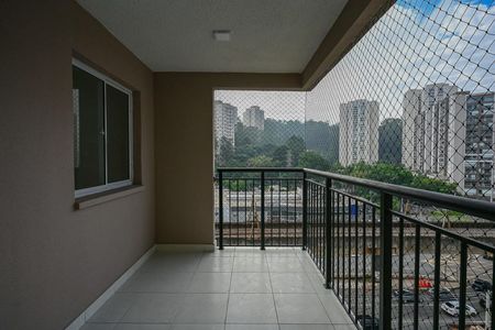 Apartamento à venda com 67m², 2 quartos e 1 vagaVaranda