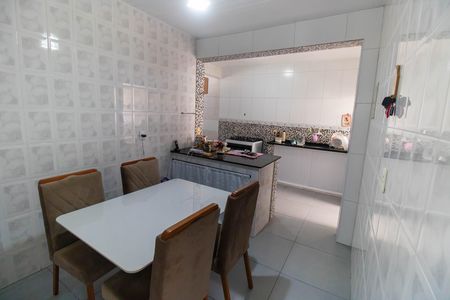 Casa para alugar com 100m², 3 quartos e 2 vagas Casa para alugar com 100m², 3 quartos e 2 vagasCozinha
