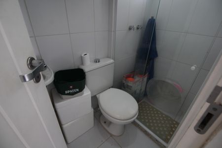 Casa de condomínio à venda com 160m², 4 quartos e 2 vagasBanheiro de Serviço