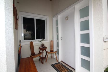 Casa de condomínio à venda com 160m², 4 quartos e 2 vagasEntrada