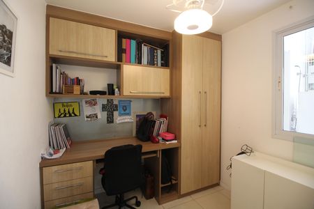 Casa de condomínio à venda com 160m², 4 quartos e 2 vagasQuarto 1
