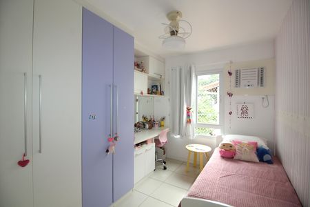 Casa de condomínio à venda com 160m², 4 quartos e 2 vagasQuarto 3