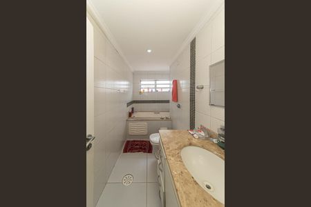 Casa para alugar com 114m², 3 quartos e 2 vagas Casa para alugar com 114m², 3 quartos e 2 vagasBanheiro Social