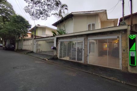 Casa para alugar com 114m², 3 quartos e 2 vagas Casa para alugar com 114m², 3 quartos e 2 vagasFachada