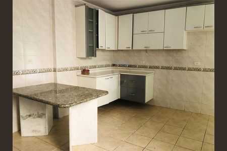 Casa à venda com 100m², 4 quartos e 1 vaga