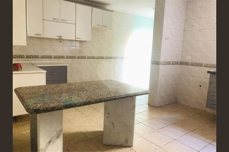 Casa à venda com 100m², 4 quartos e 1 vaga