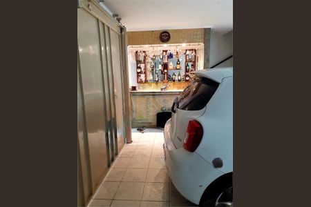 Casa à venda com 3 quartos, 229m² em Vila Paiva, São Paulo