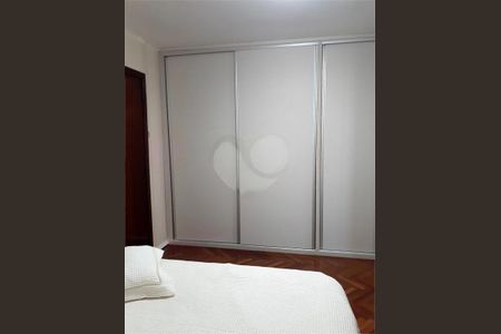 Casa à venda com 3 quartos, 229m² em Vila Paiva, São Paulo