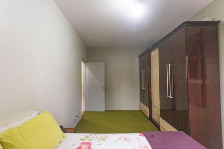 Casa à venda com 200m², 3 quartos e 5 vagas Casa à venda com 200m², 3 quartos e 5 vagasQuarto 3