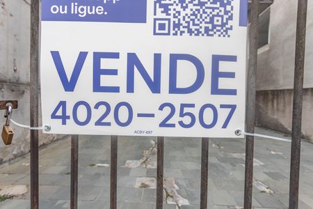 Casa à venda com 200m², 3 quartos e 5 vagas Casa à venda com 200m², 3 quartos e 5 vagasPlaca código