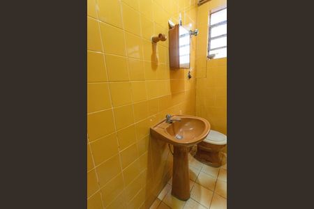 Casa à venda com 200m², 3 quartos e 5 vagas Casa à venda com 200m², 3 quartos e 5 vagasLavabo