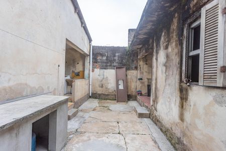 Casa à venda com 200m², 3 quartos e 5 vagas Casa à venda com 200m², 3 quartos e 5 vagasQuintal