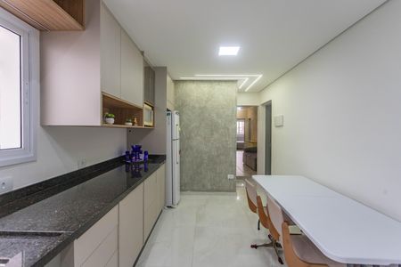Casa à venda com 200m², 3 quartos e 5 vagas Casa à venda com 200m², 3 quartos e 5 vagasCozinha