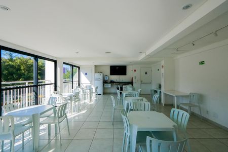 Apartamento para alugar com 36m², 1 quarto e 1 vaga Apartamento para alugar com 36m², 1 quarto e 1 vagaÁrea comum - Salão de festas