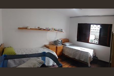 Casa à venda com 3 quartos, 198m² em Vila Paiva, São Paulo