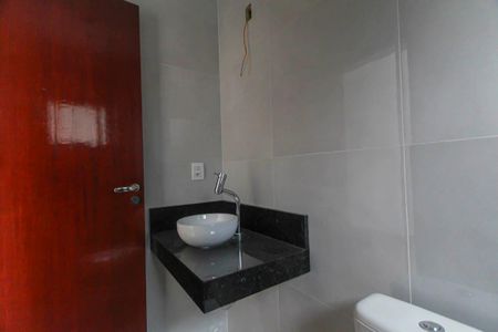 Casa à venda com 110m², 3 quartos e 2 vagas Casa à venda com 110m², 3 quartos e 2 vagasBanheiro da Suíte
