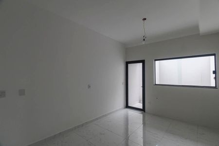 Casa à venda com 110m², 3 quartos e 2 vagas Casa à venda com 110m², 3 quartos e 2 vagasCozinha