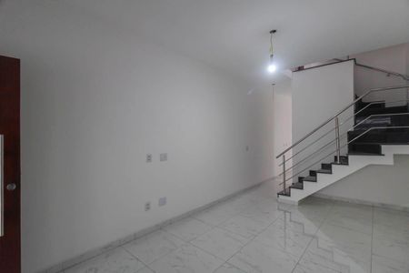 Casa à venda com 110m², 3 quartos e 2 vagas Casa à venda com 110m², 3 quartos e 2 vagasSala