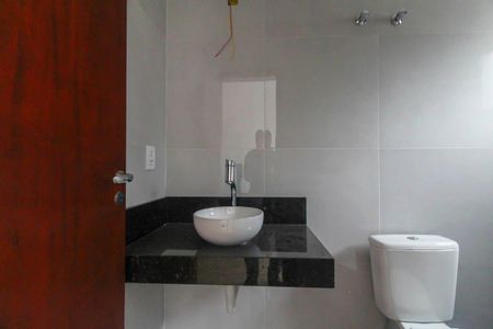 Casa à venda com 110m², 3 quartos e 2 vagas Casa à venda com 110m², 3 quartos e 2 vagasBanheiro da Suíte