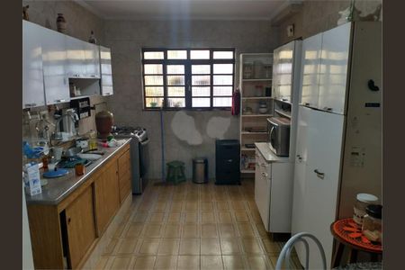 Casa à venda com 4 quartos, 200m² em Vila Nelson, São Paulo