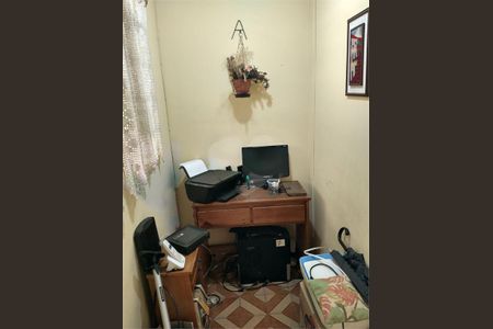 Casa à venda com 4 quartos, 200m² em Vila Nelson, São Paulo