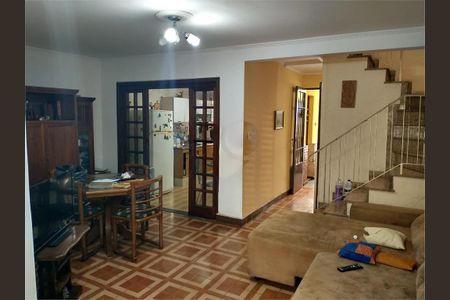 Casa à venda com 4 quartos, 200m² em Vila Nelson, São Paulo