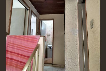 Casa à venda com 4 quartos, 200m² em Vila Nelson, São Paulo