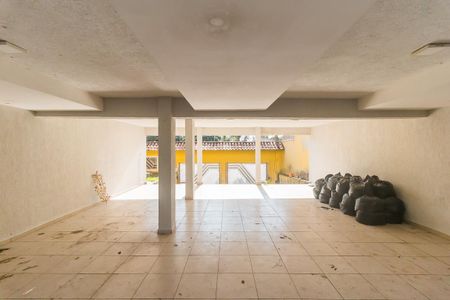 Casa para alugar com 905m², 5 quartos e 6 vagas Casa para alugar com 905m², 5 quartos e 6 vagasGaragem