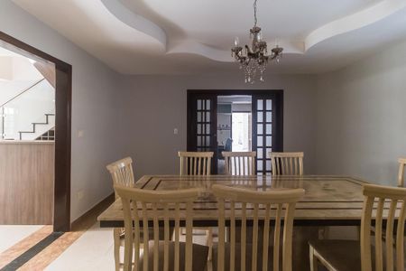 Casa para alugar com 905m², 5 quartos e 6 vagas Casa para alugar com 905m², 5 quartos e 6 vagasSala de Jantar