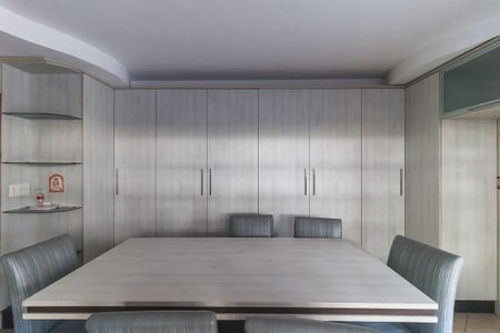 Casa para alugar com 905m², 5 quartos e 6 vagas Casa para alugar com 905m², 5 quartos e 6 vagasCozinha
