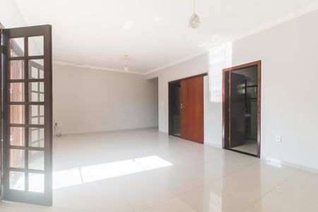 Casa para alugar com 905m², 5 quartos e 6 vagas Casa para alugar com 905m², 5 quartos e 6 vagasQuarto 4 - Suíte 4