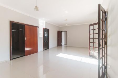 Casa para alugar com 905m², 5 quartos e 6 vagas Casa para alugar com 905m², 5 quartos e 6 vagasQuarto 4 - Suíte 4