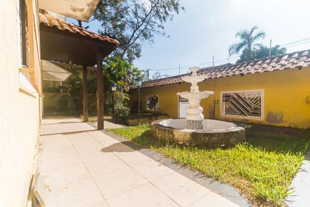Casa para alugar com 905m², 5 quartos e 6 vagas Casa para alugar com 905m², 5 quartos e 6 vagasEntrada