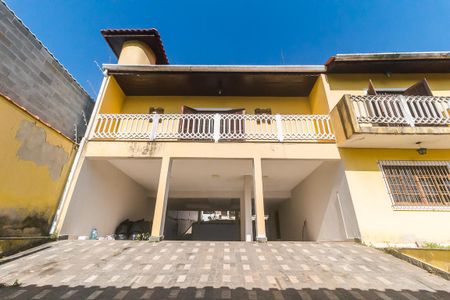 Casa para alugar com 905m², 5 quartos e 6 vagas Casa para alugar com 905m², 5 quartos e 6 vagasFachada